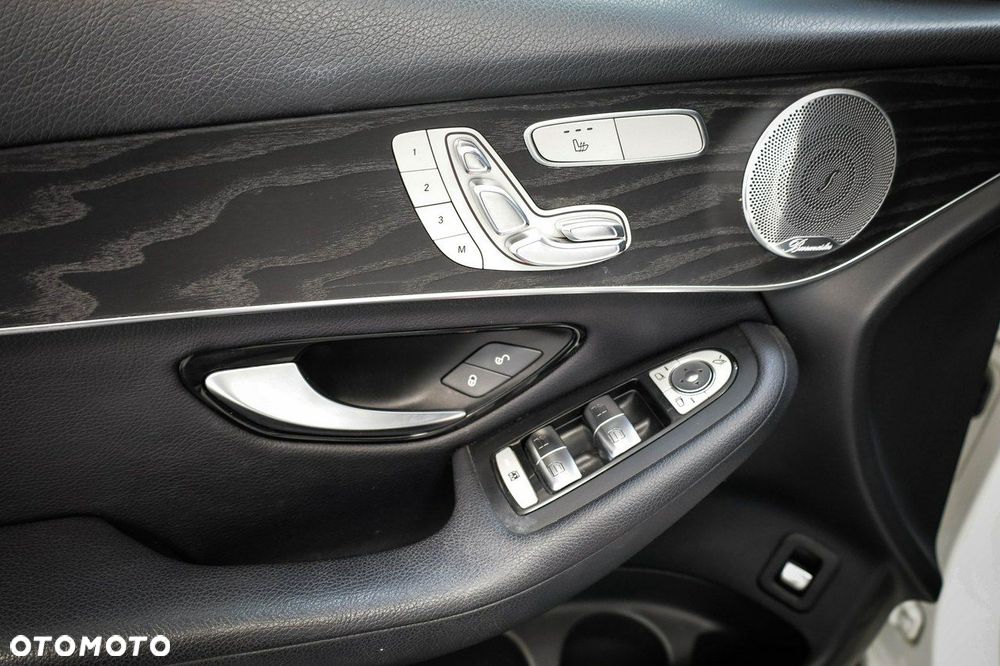 Mercedes-Benz GLC - 21