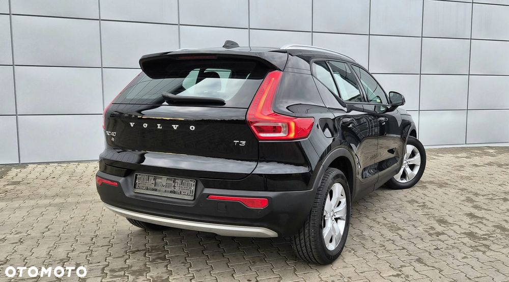 Volvo XC 40 T3 Geartronic Momentum Pro - 19