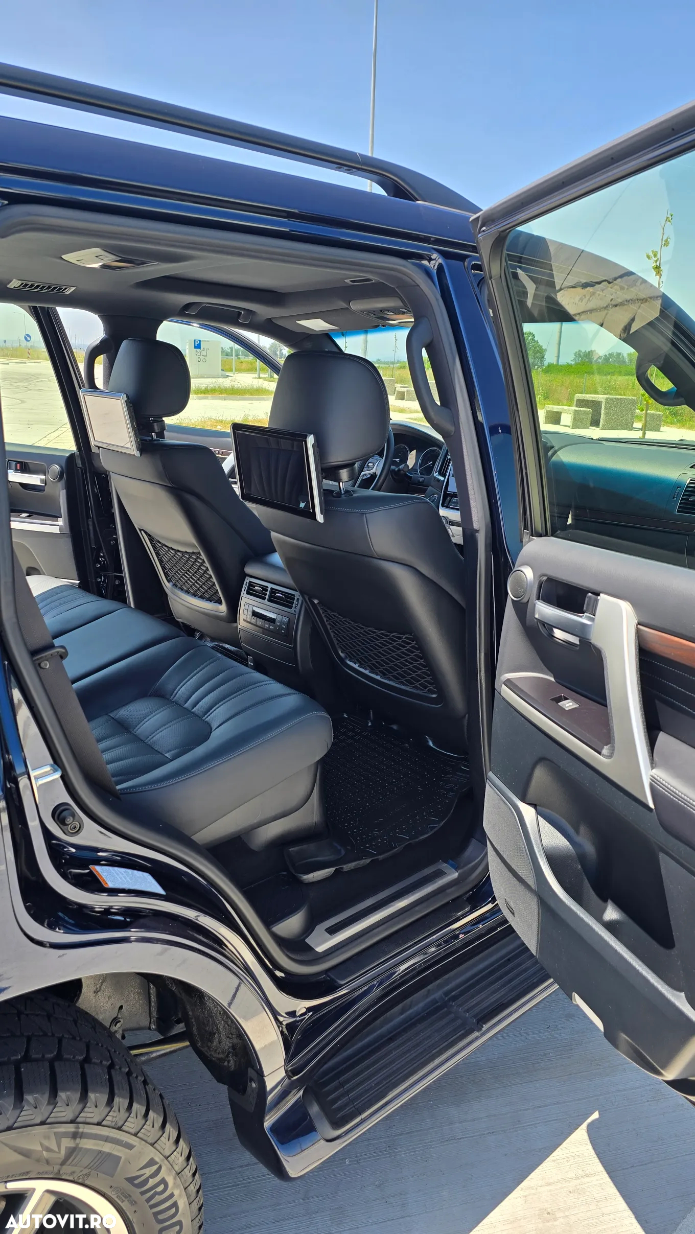 Toyota Land Cruiser - 15