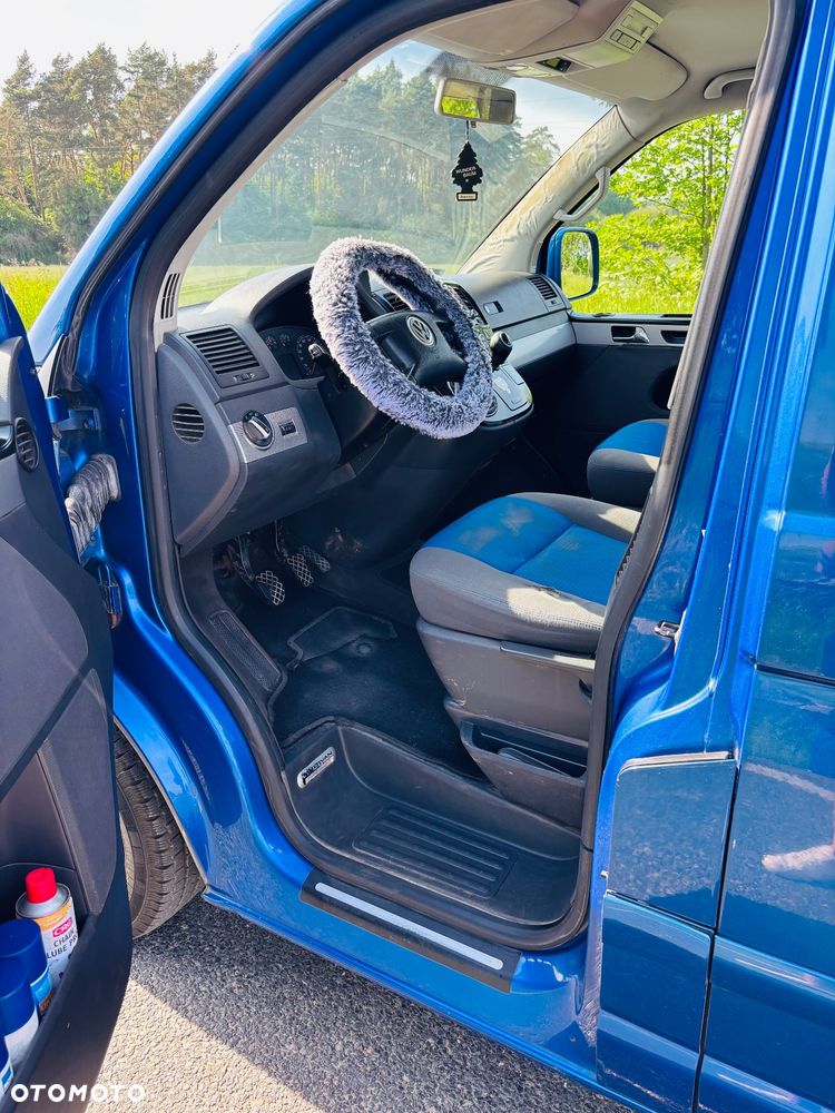 Volkswagen Multivan - 10