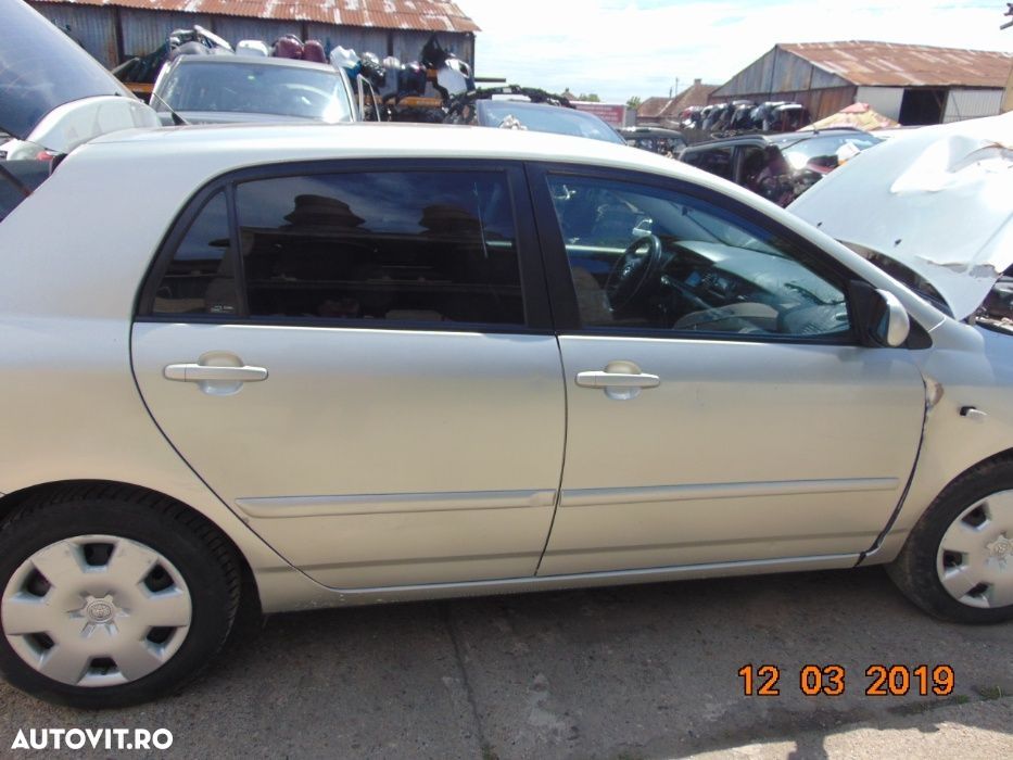 Usa Toyota Corolla 2002-2007 usi stanga dreapta dezmembrez Corolla - 2