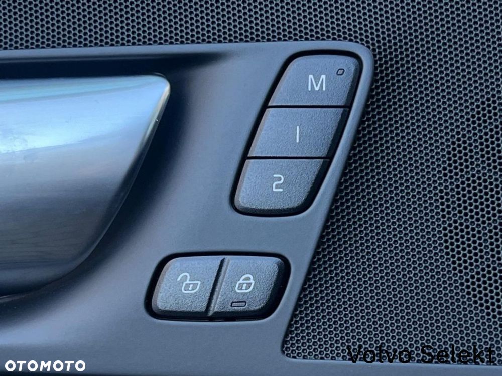 Volvo XC 60 - 30