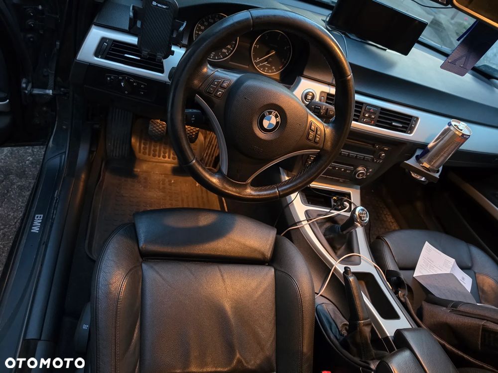 BMW Seria 3 318d - 12