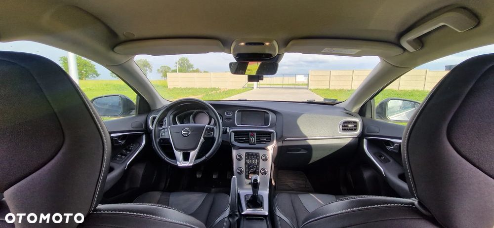 Volvo V40 D2 Momentum - 16