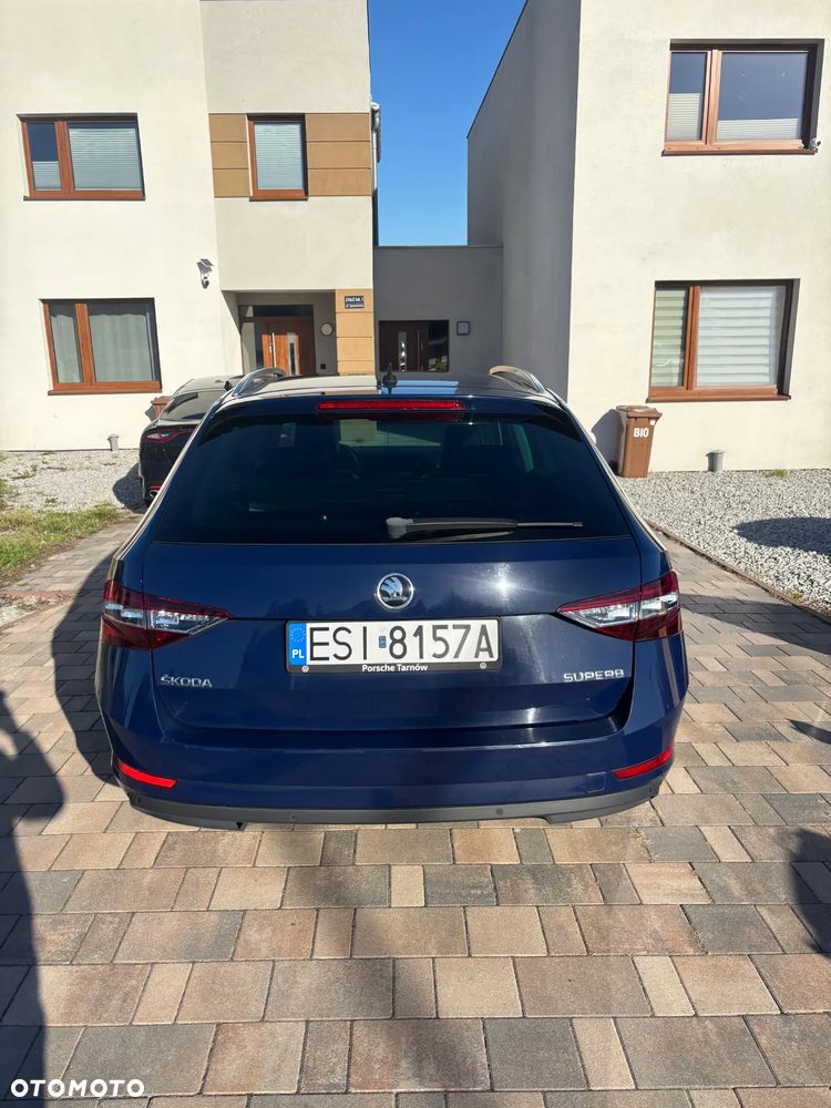 Skoda Superb 2017 photo 5