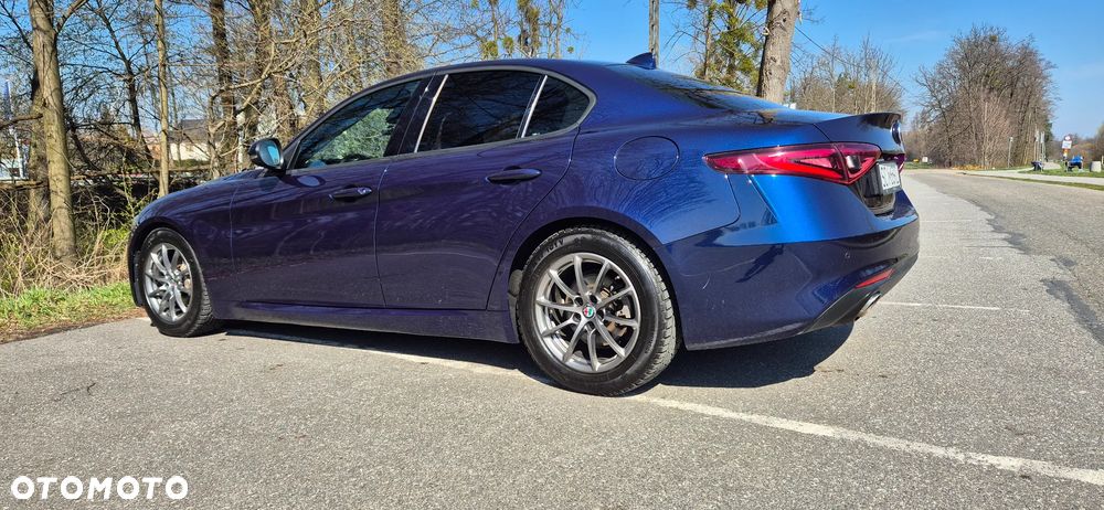 Alfa Romeo Giulia 2.2 AT8 - 4