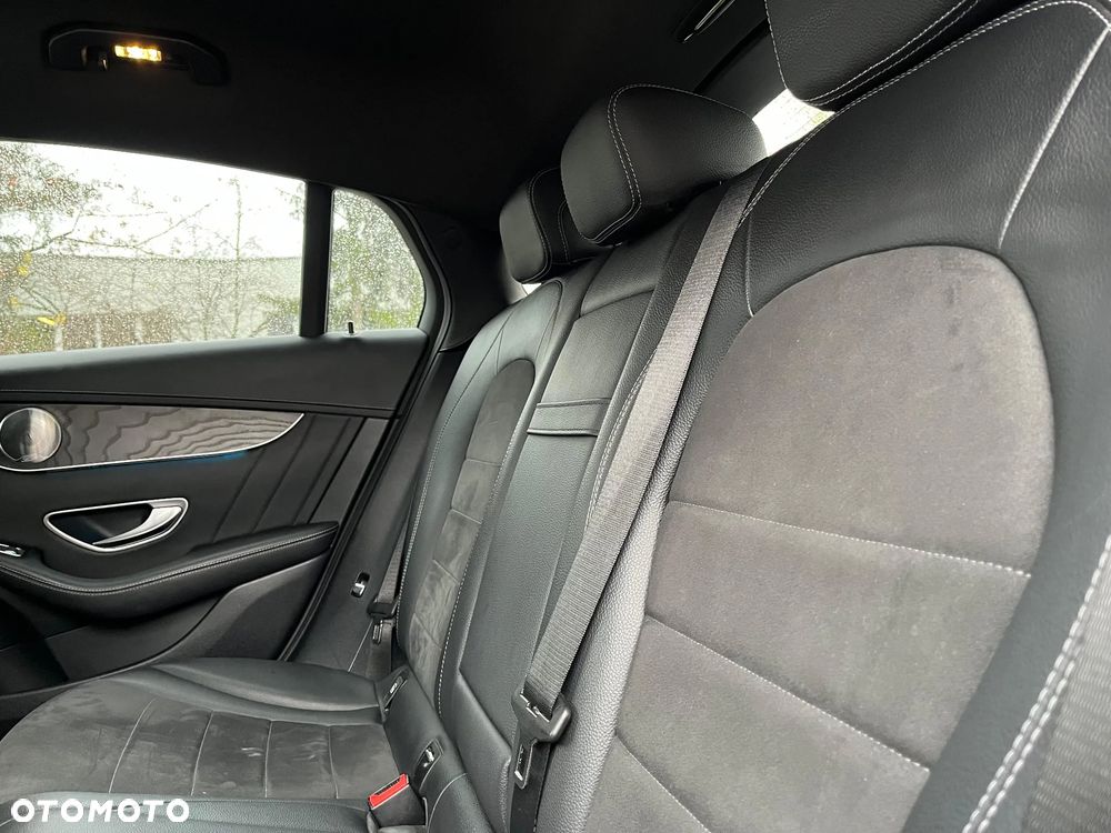 Mercedes-Benz GLC 250 4Matic 9G-TRONIC AMG Line - 30