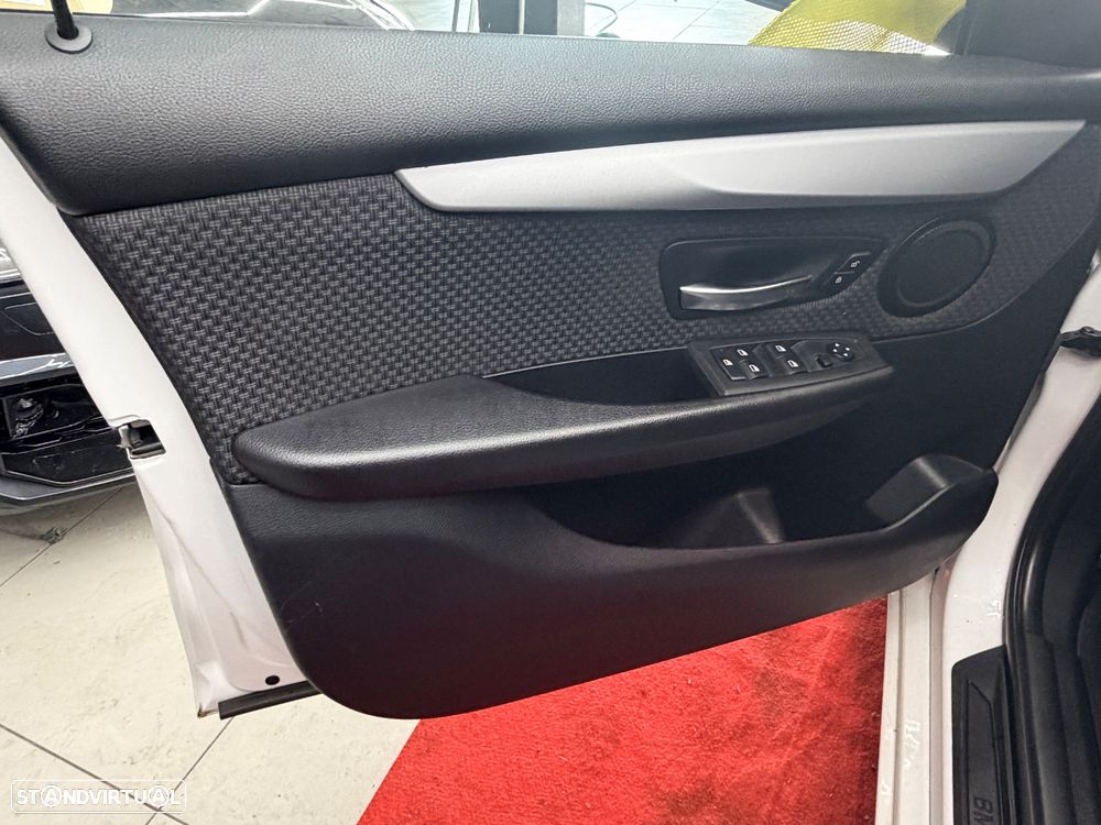 BMW 216 Active Tourer d Advantage - 24