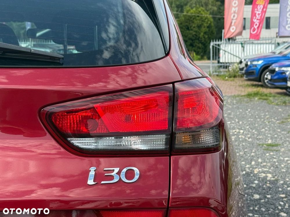 Hyundai i30 1.5 DPI Classic + - 9