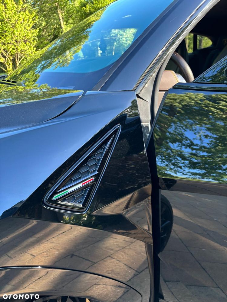Lamborghini Urus - 11