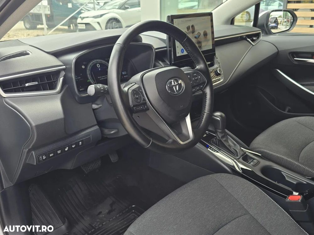 Toyota Corolla - 10