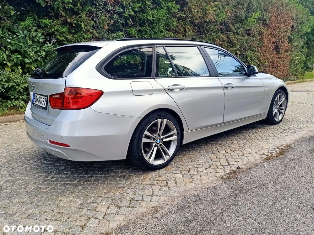 BMW Seria 3 320d Touring Sport-Aut - 4