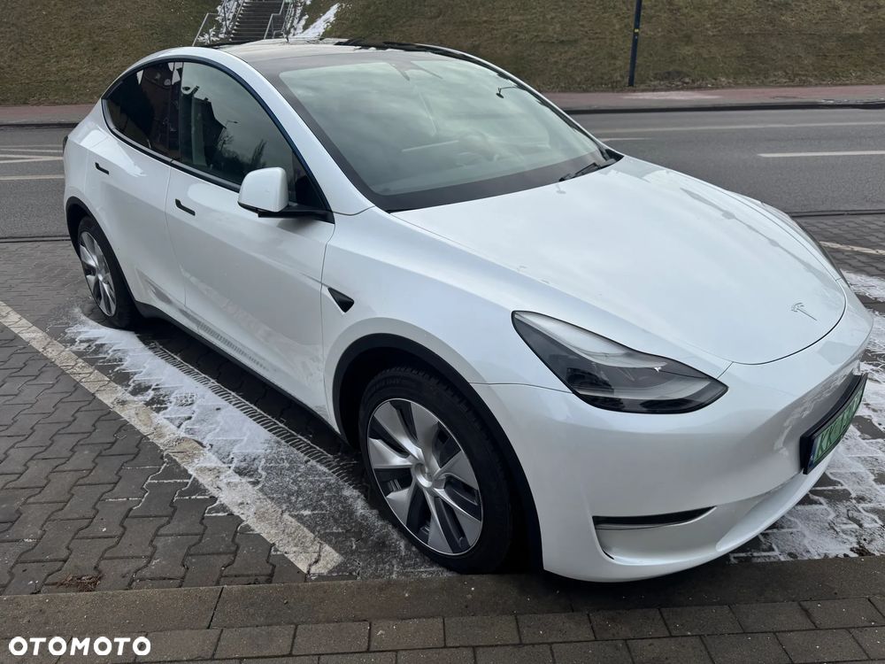 Tesla Model Y - 2