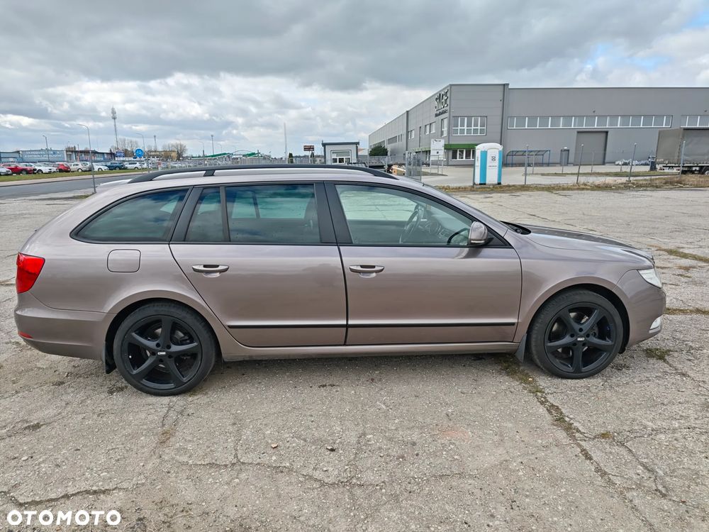 Skoda Superb 2.0 TDI Elegance Green tec - 4
