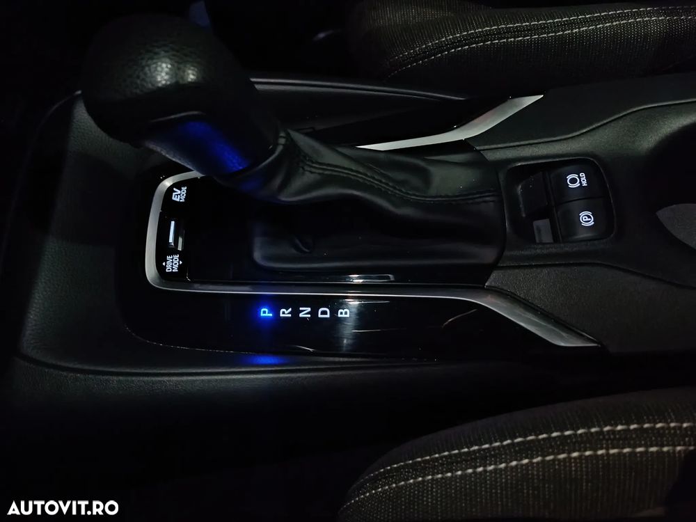 Toyota Corolla 1.8 HSD Eco - 14