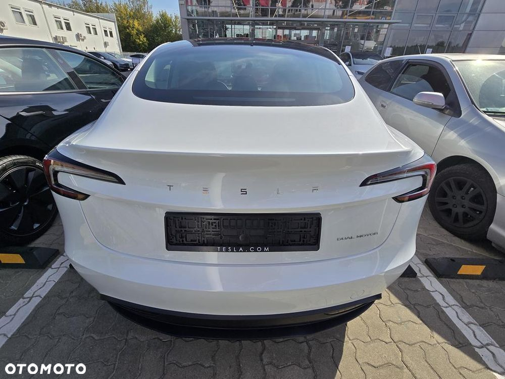Tesla Model 3 Long Range AWD - 5