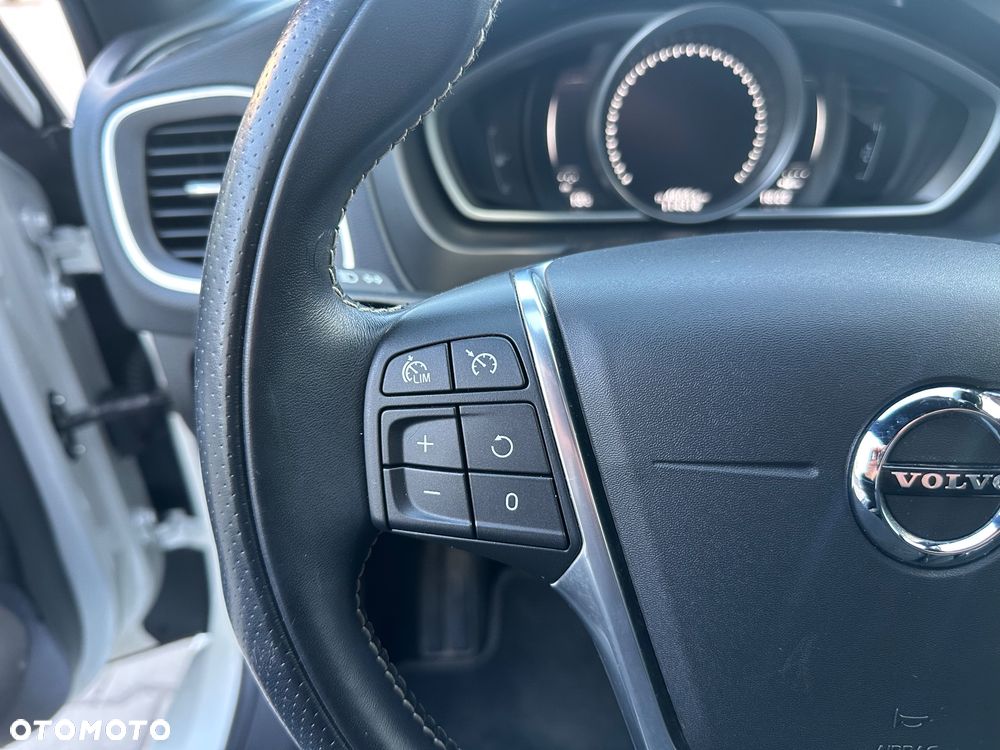 Volvo V40 T2 RDesign - 19