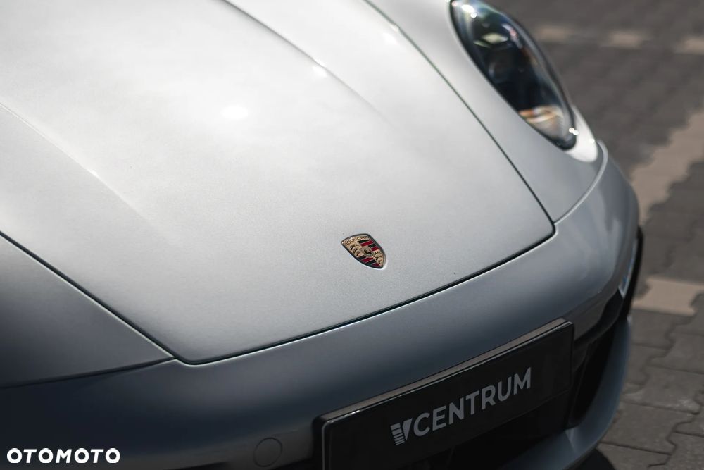 Porsche 911 Carrera S - 6