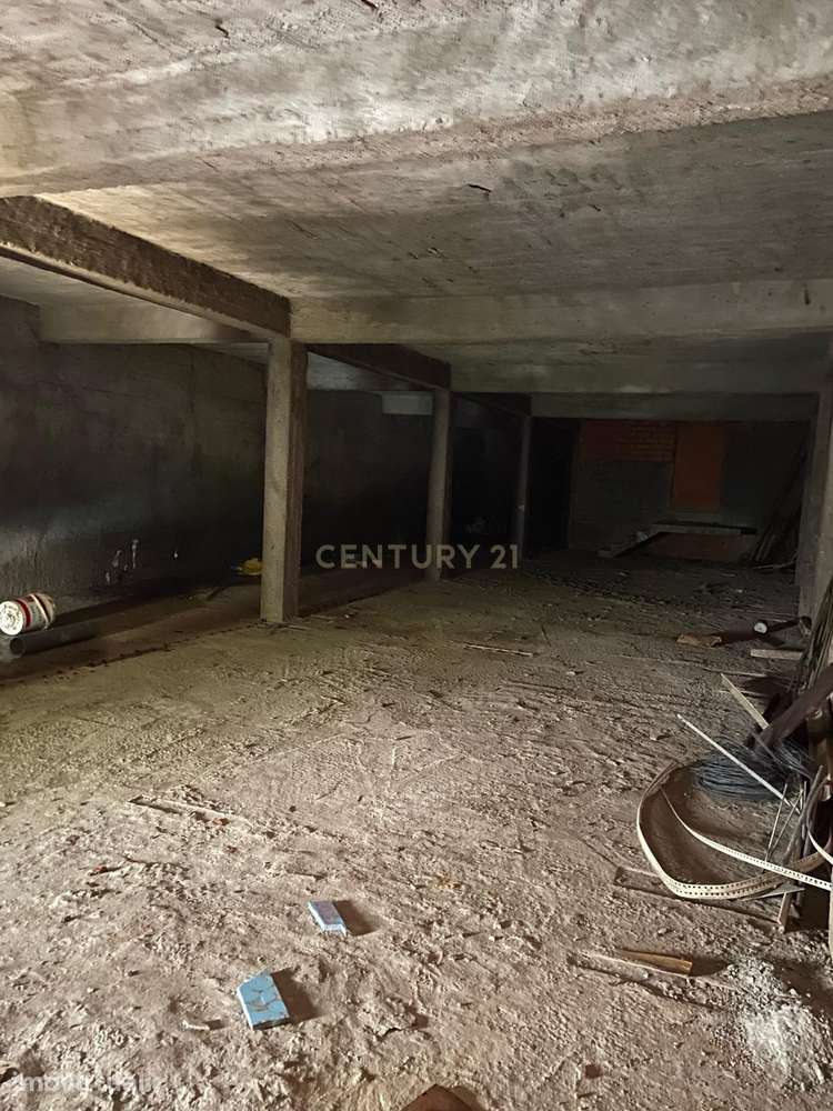 Terreno para Construção com Edificação Inacabada e Projeto Anteriormen - Grande imagem: 3/8
