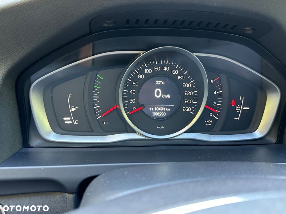 Volvo V60 D4 Momentum - 17