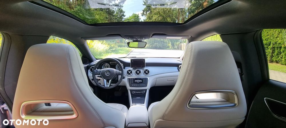Mercedes-Benz CLA 200 7G-DCT Urban - 26
