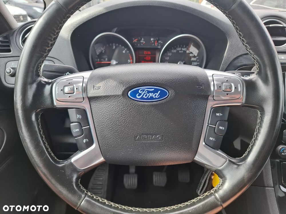 Ford Galaxy 2.0 TDCi Ghia - 23