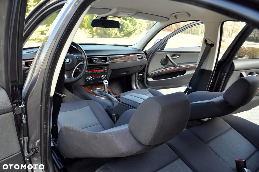 BMW Seria 3 - 36