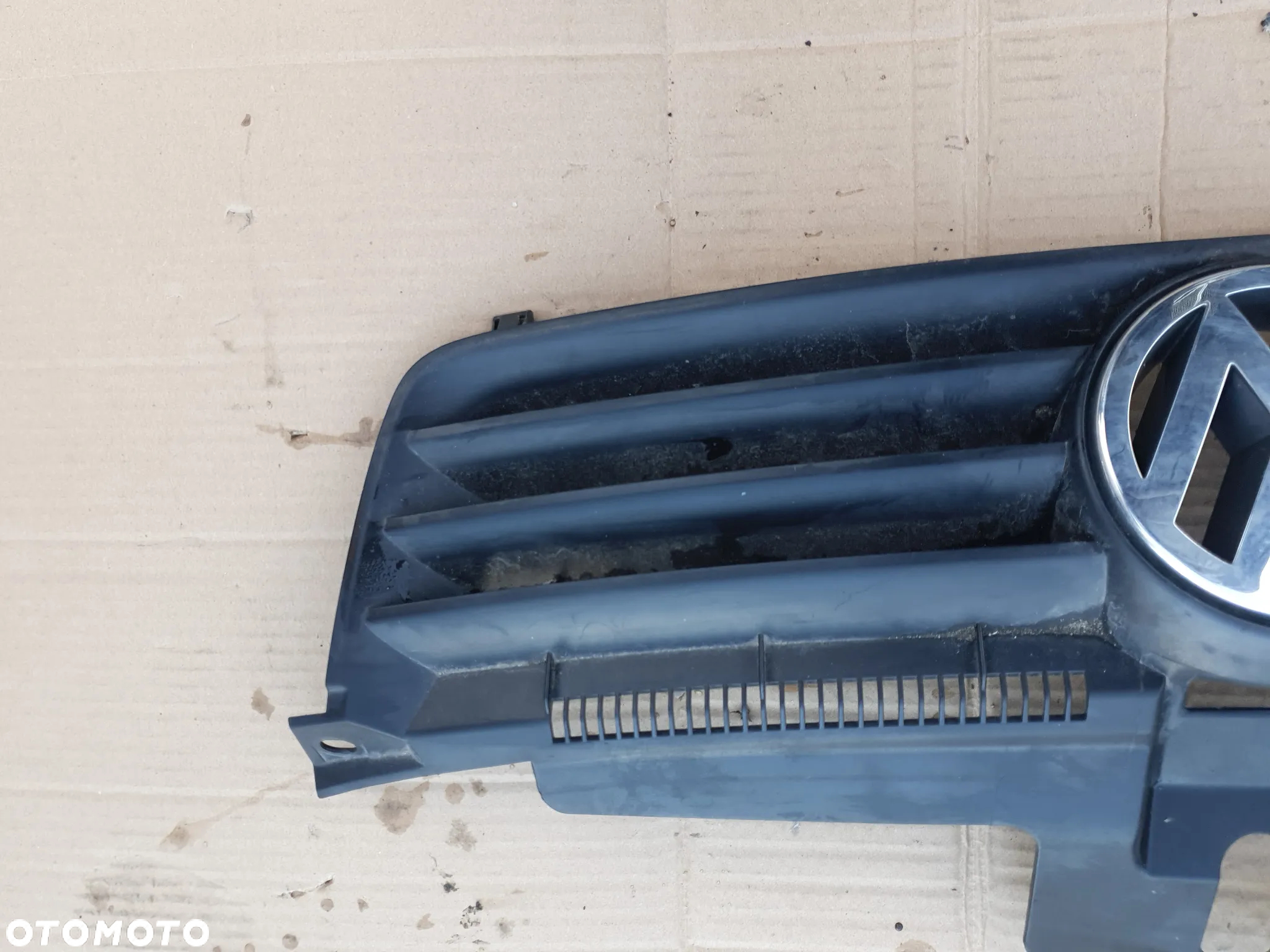 GRILL ATRAPA PRZÓD ORYGINAŁ VOLKSWAGEN POLO 9N - 2