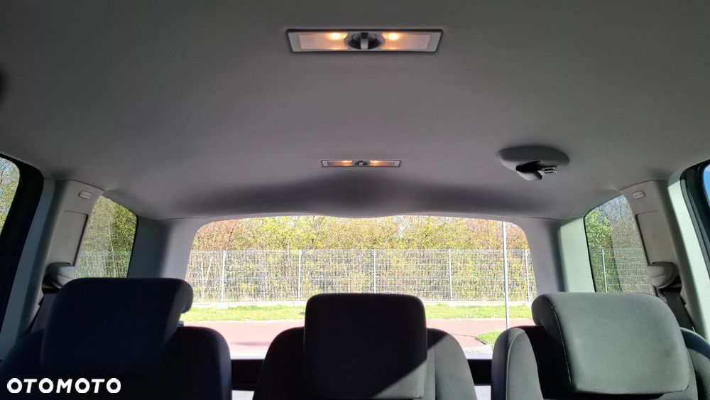 Volkswagen Touran 2.0 TDI DPF DSG Highline - 19