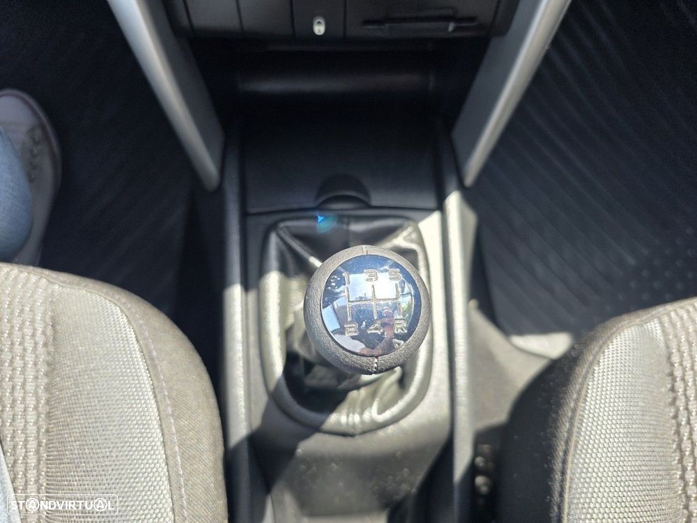 Peugeot 207 1.4 16V Trendy - 12