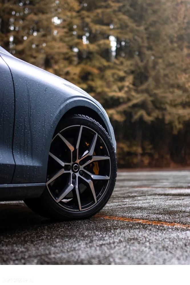 Volvo V60 T8 AWD Plug-In Hybrid Polestar Engineered - 6