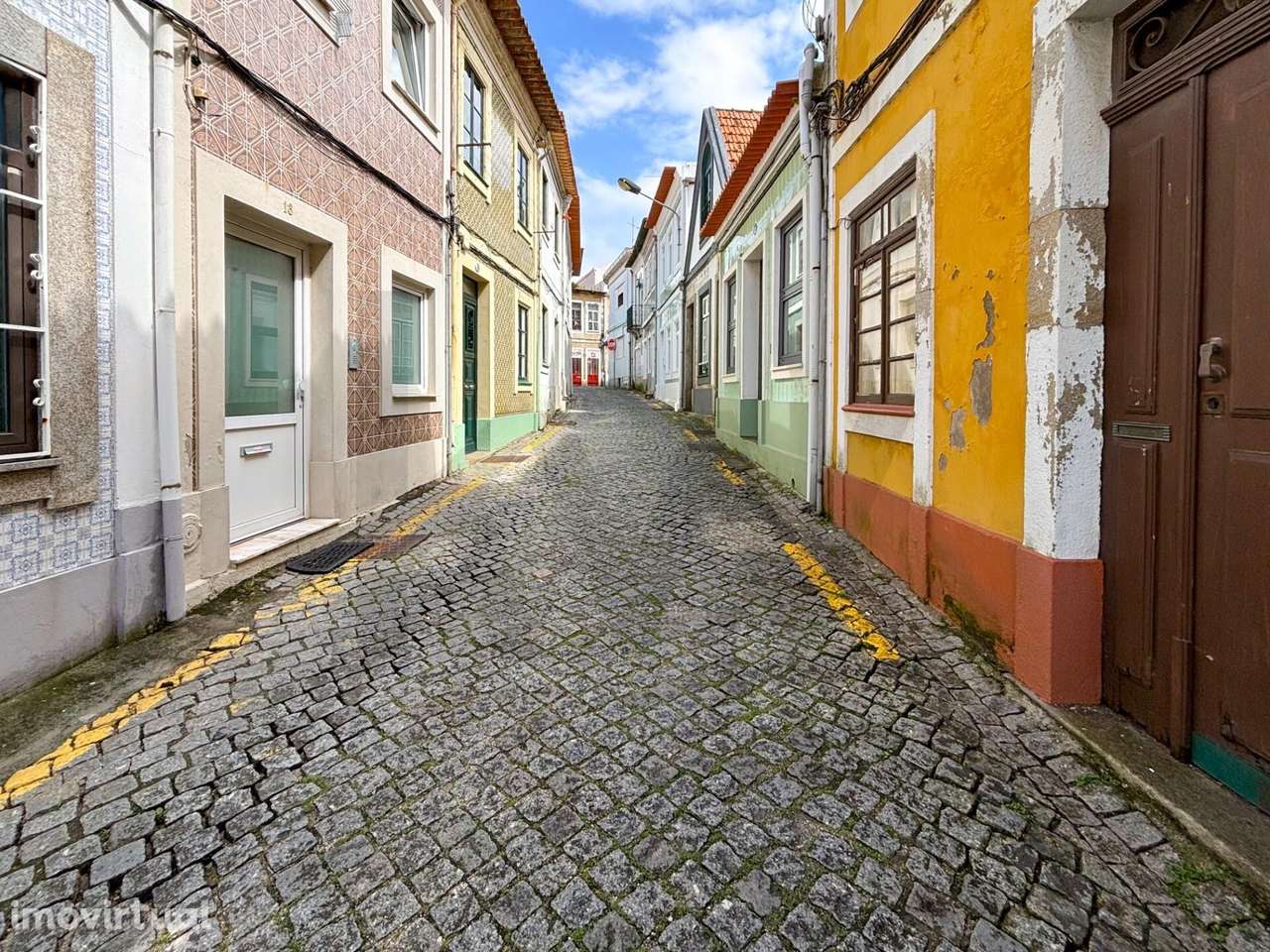 Moradia  Térrea com Sótão Beira Mar (para recuperar, inserida na Área - Grande imagem: 3/35