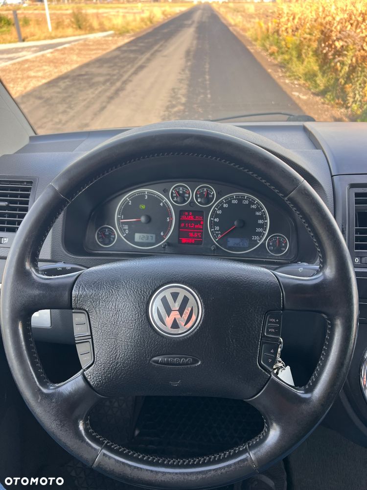 Volkswagen Multivan - 31