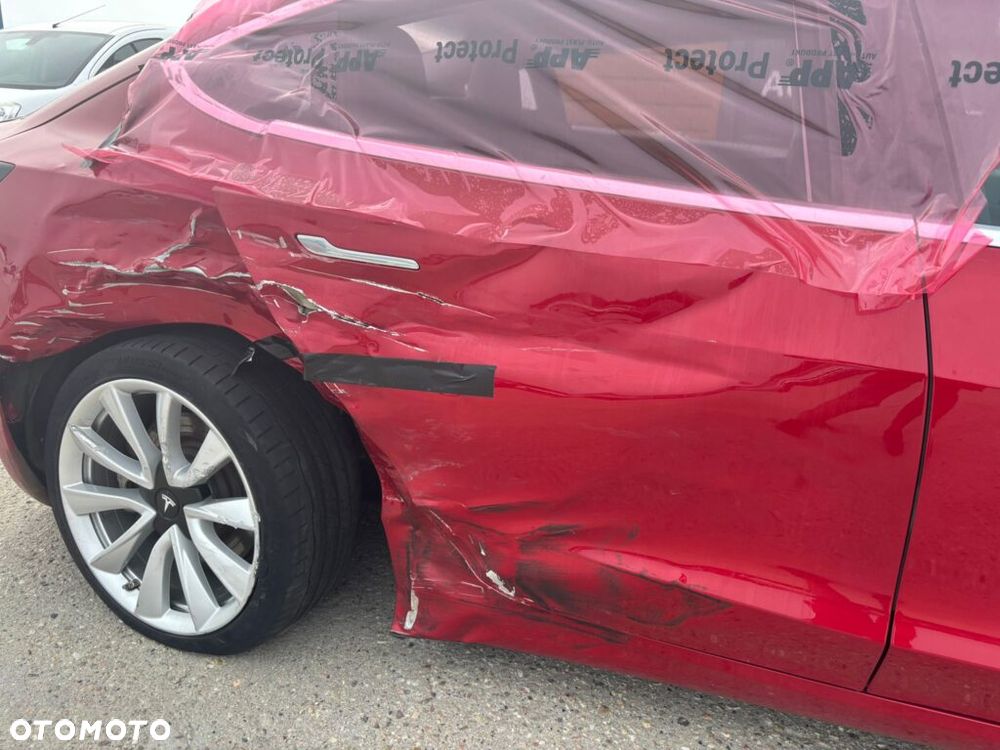 Tesla Model 3 - 9