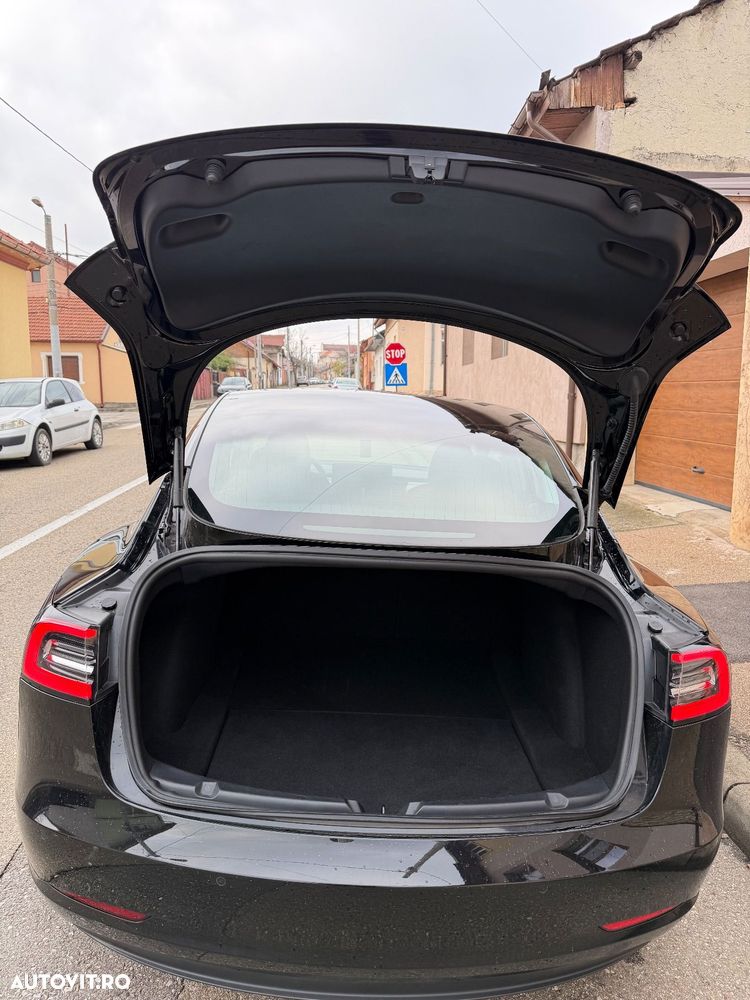 Tesla Model 3 Standard Reichweite Plus Hinterradantrieb - 27