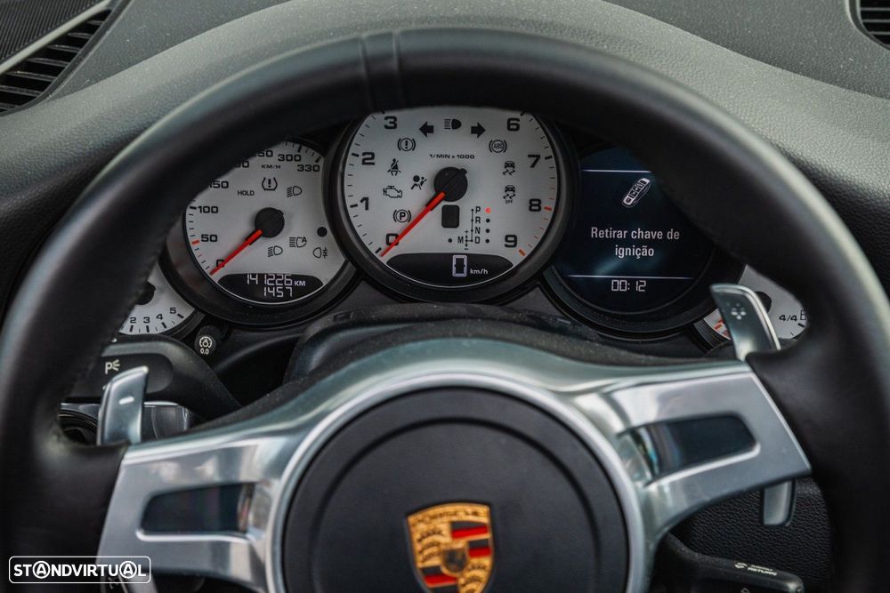 Porsche 911 (991) Carrera 4 Cabriolet PDK Black Edition - 26