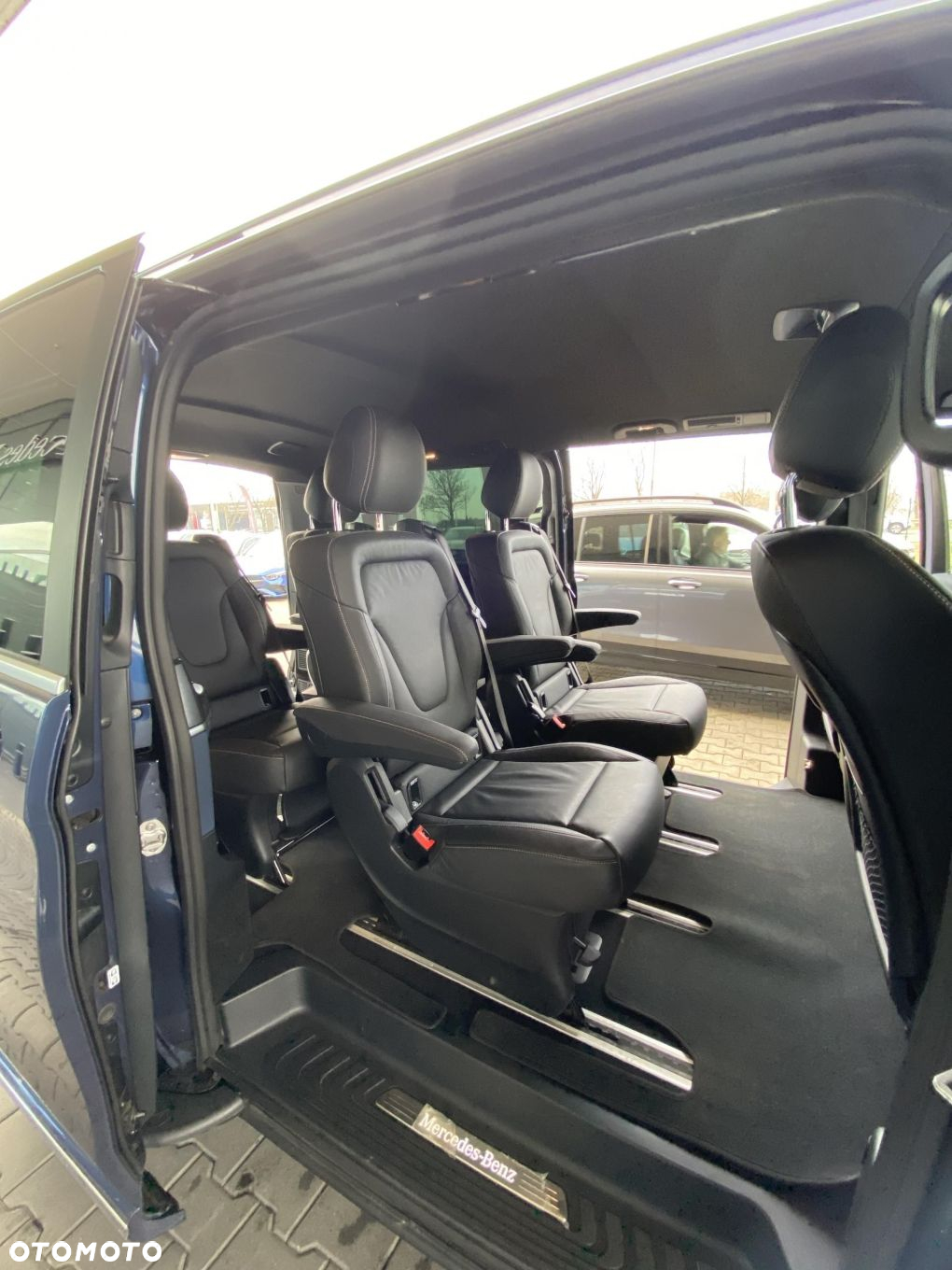 Mercedes-Benz EQV - 8