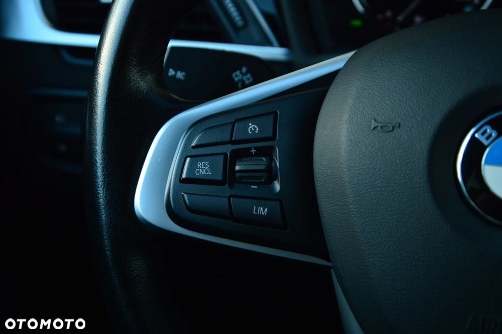 BMW X1 sDrive18i xLine - 21