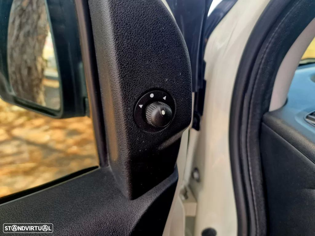 Fiat Doblo Cargo 1.6 Multijet-IVA Dedutível-AC - 22