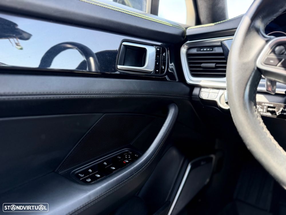 Porsche Panamera Sport Turismo Turbo S E-Hybrid - 17