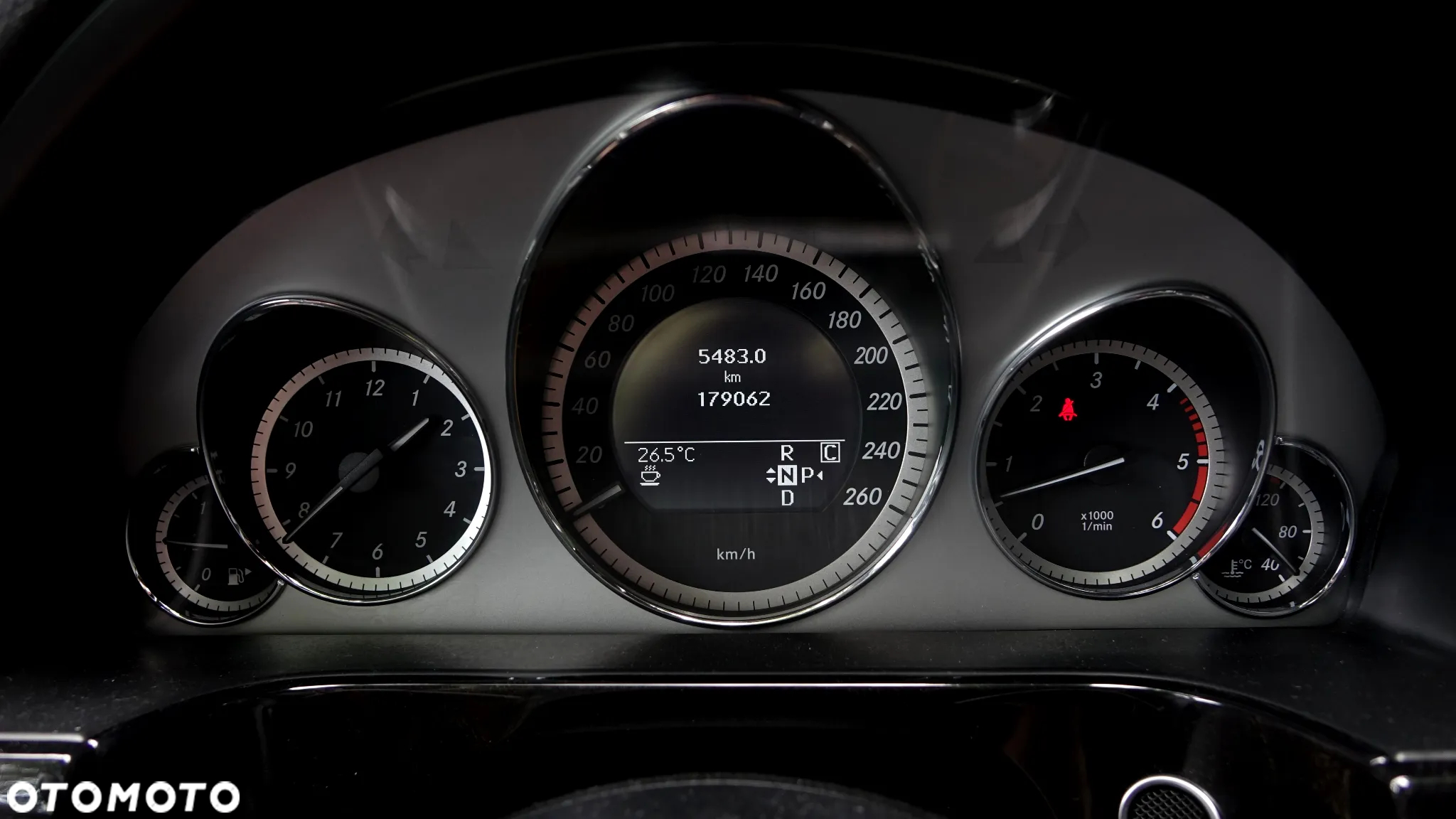 Mercedes-Benz Klasa E 300 CDI DPF BlueEFFICIENCY 7G-TRONIC Avantgarde - 18