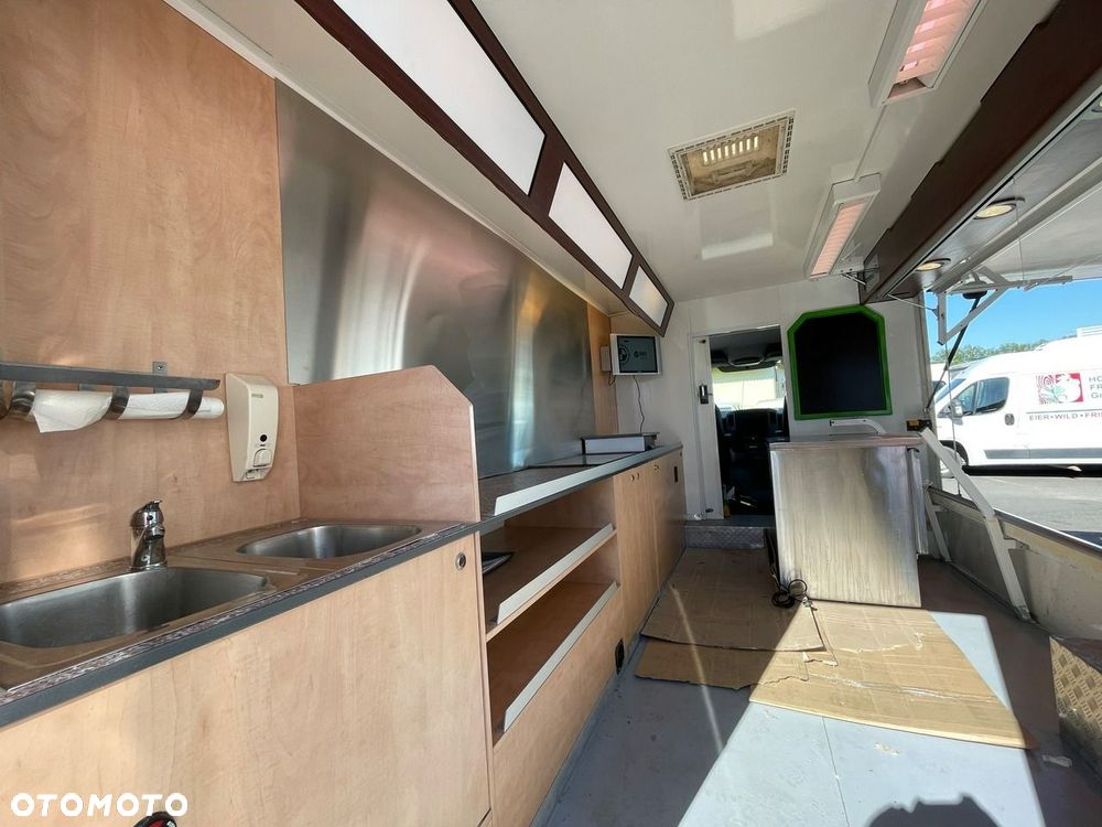 Mercedes-Benz Sprinter - 17