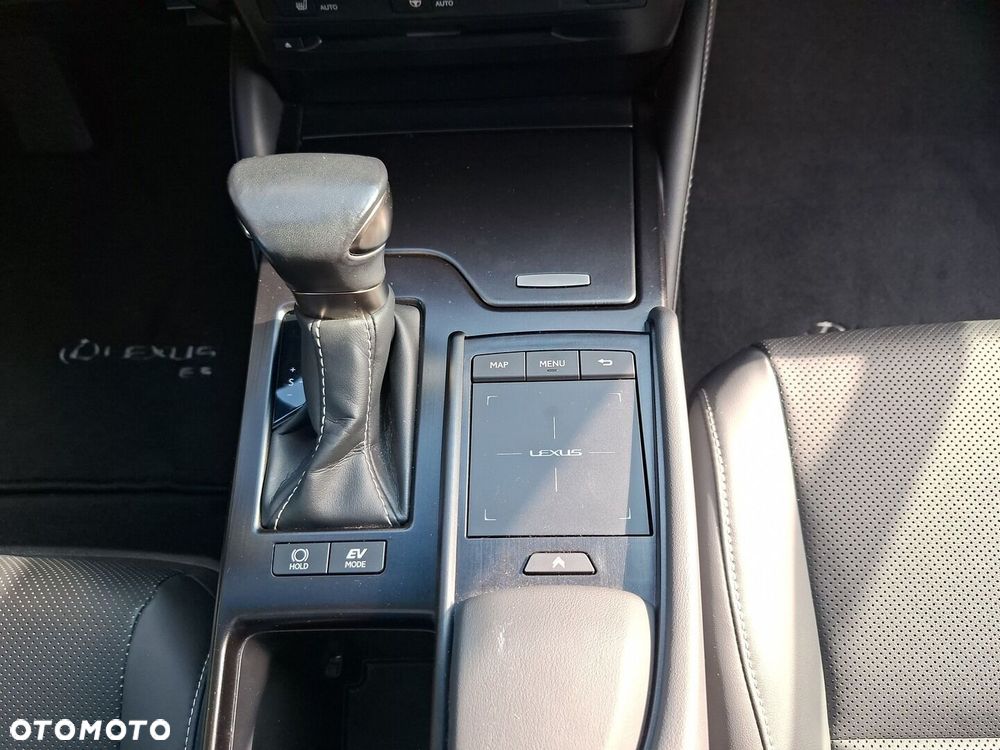 Lexus ES - 31