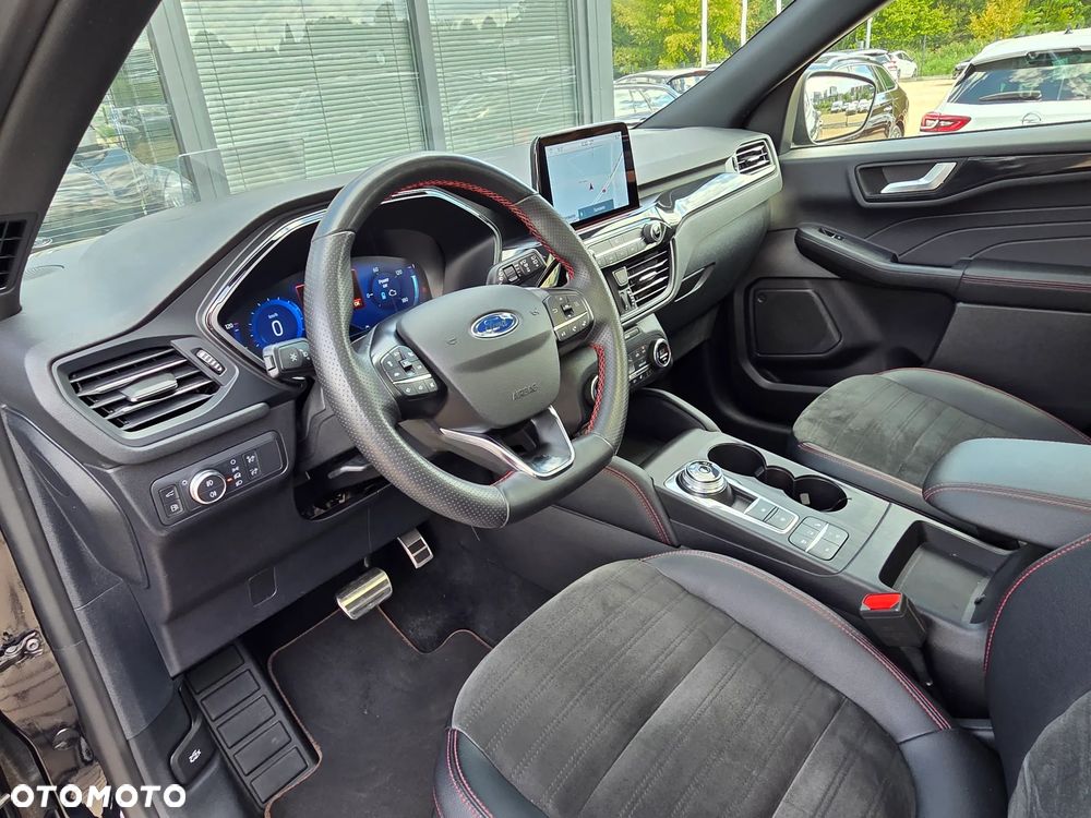 Ford Kuga 2.5P PHEV FWD ST-Line X - 32