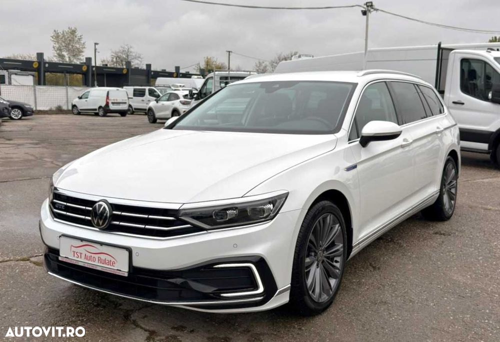 Volkswagen Passat - 2