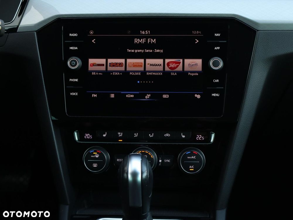 Volkswagen Passat - 12