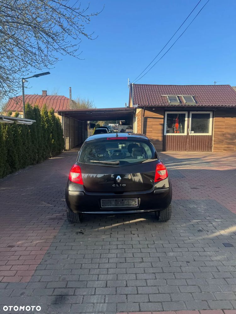 Renault Clio - 6