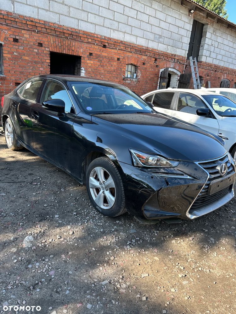 Lexus IS - 1