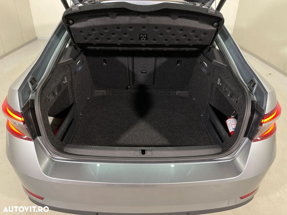 Skoda Superb 2.0 TDI DSG Ambition - 13