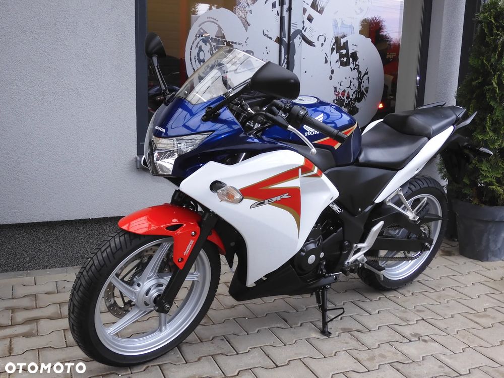 Honda CBR - 16